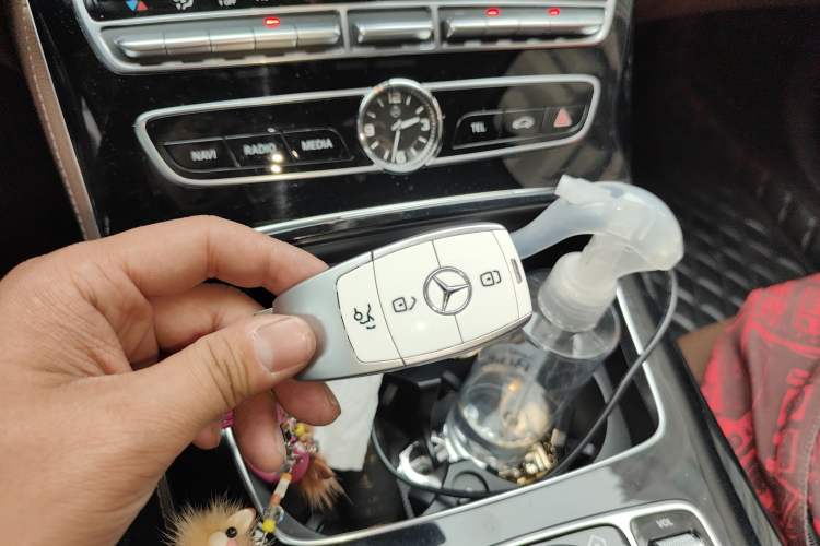 Used Mercedes-Benz E-Class 2016 E 300 L Sporty and Stylish Model