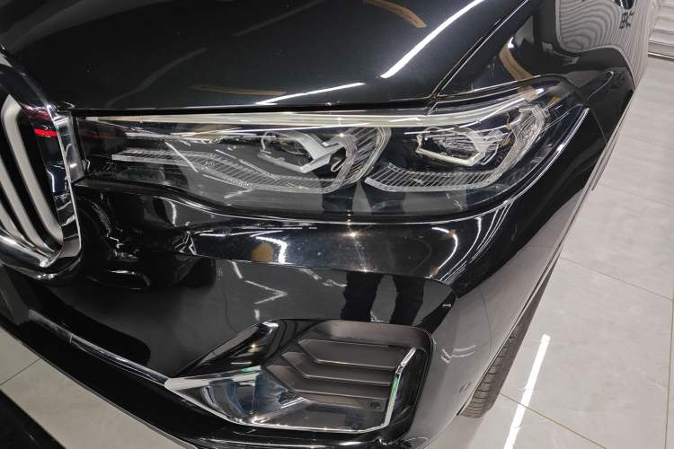 Used BMW X7 2021 xDrive40i Luxury Package with Leading Features