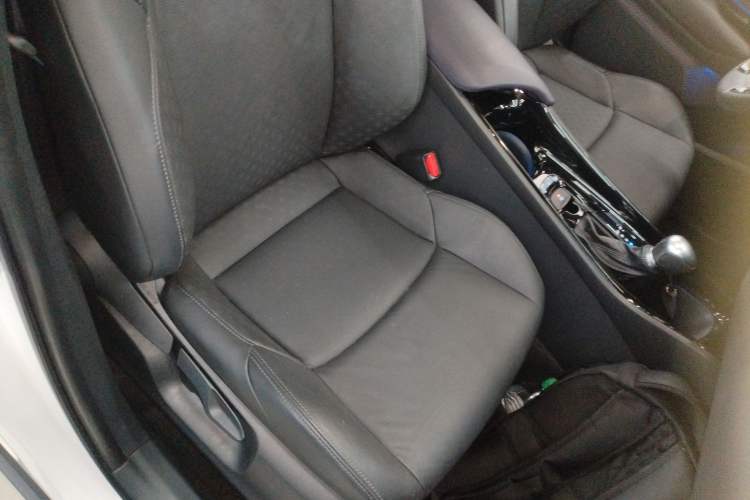 Used Toyota IZOA 2020 2.0L Yichi Version
