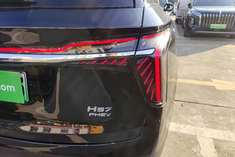 Used Hongqi HS7 PHEV 2024 2.0T PHEV Four-Wheel Drive Flagship Edition 6 Seats
