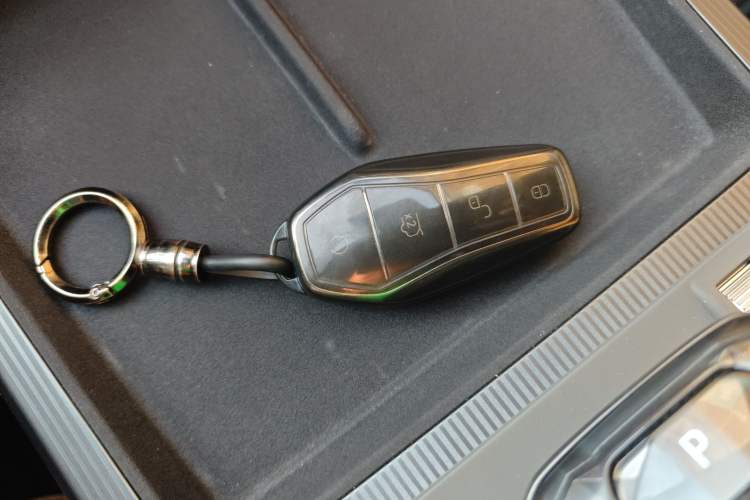 Used BYD Song L DM-i 2024 112 km Leading Edition
