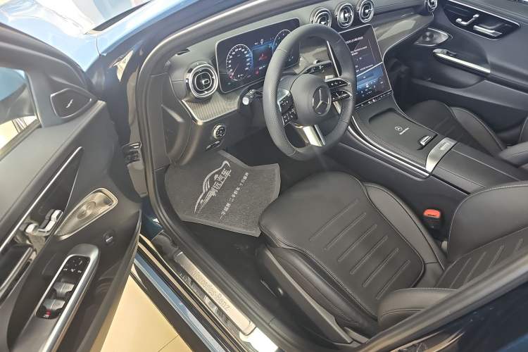 Used Mercedes-Benz C-Class 2023 Restyled C 260 L Night Edition Sports Version
