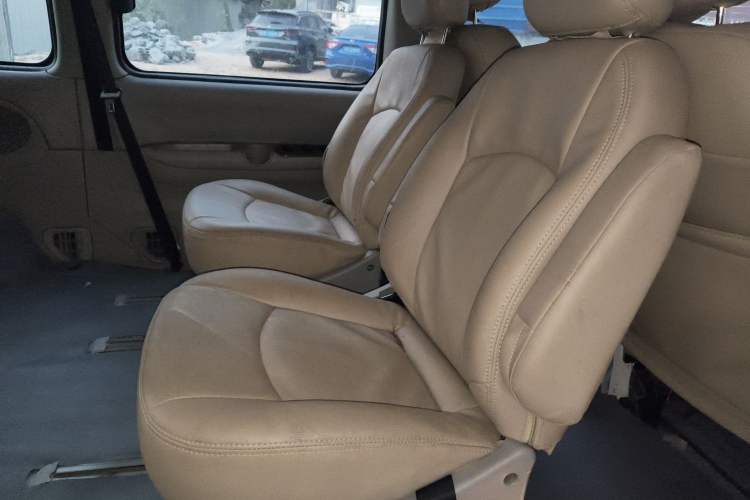 Used  Refine 2011 2.4L Government Procurement Version Manual Luxury Trim
