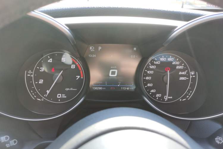 Used Alfa Romeo Giulia 2017 2.0T 200HP Luxury Edition
