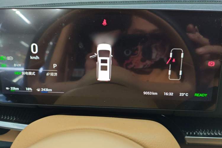 Used VOYAH Dream 2025 PHEV Four-Wheel Drive Prestige Kunpeng Edition
