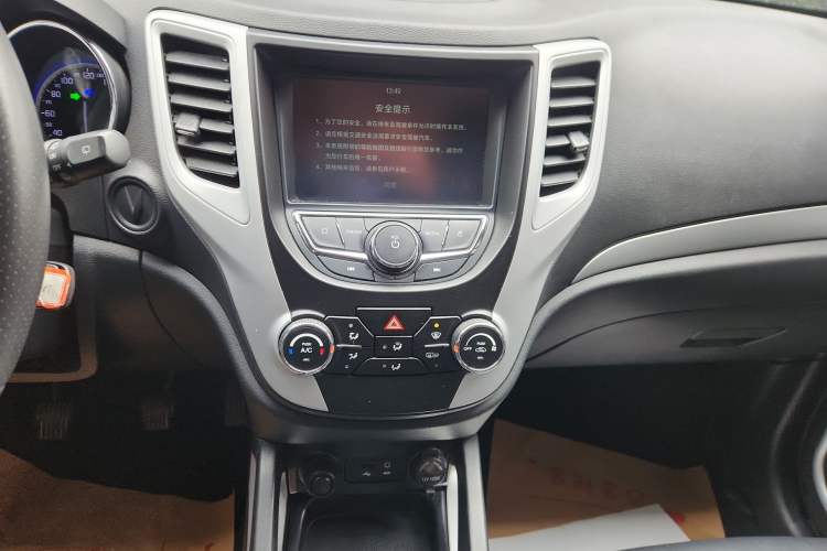 Used Changan CS35 2016 1.6L Manual Luxury Model China V Standard