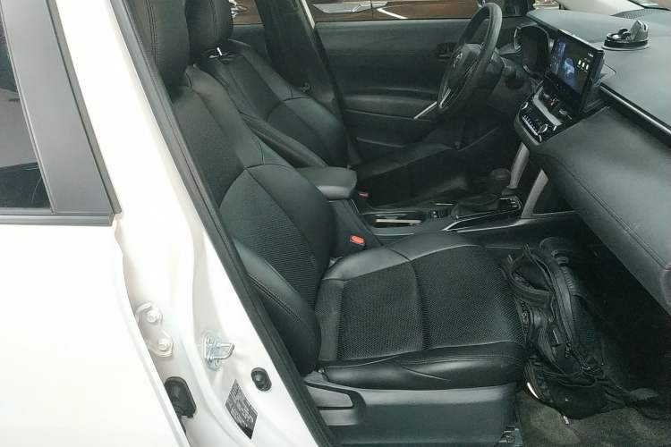 Used Toyota FRONTLANDER 2023 2.0L CVT Leading Edition
