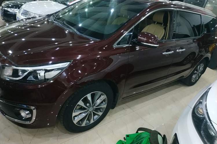 Used Kia Carnival 2015 2.2T Luxury Edition China IV
