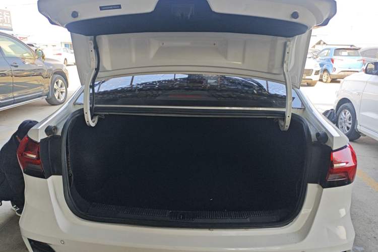 Used Roewe i5 2021 1.5L CVT Diamond Edition
