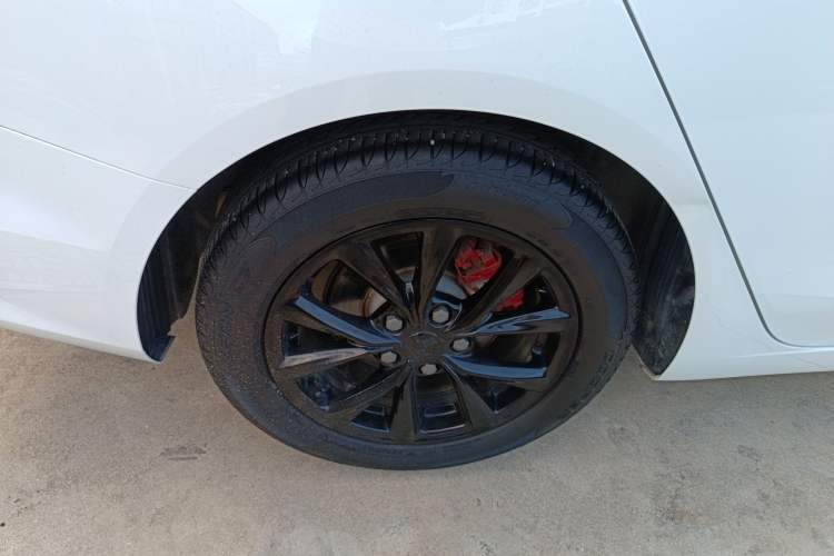 Used Roewe i5 2019 1.5L Automatic 4G Connected Langyue Edition
