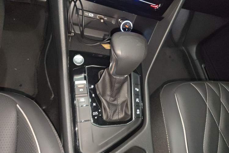 Used Volkswagen Tiguan L 2024 330TSI Automatic Two-Wheel Drive R-Line Enhanced Edition
