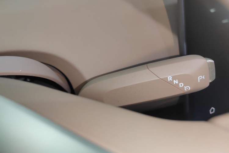 Used  07 2024 Ultra Range-Extended Four-Wheel Drive