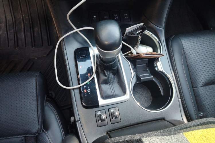 Used Toyota Highlander 2018 2.0T Four-Wheel Drive Prestige Version 7 Seats China V Emission Standard