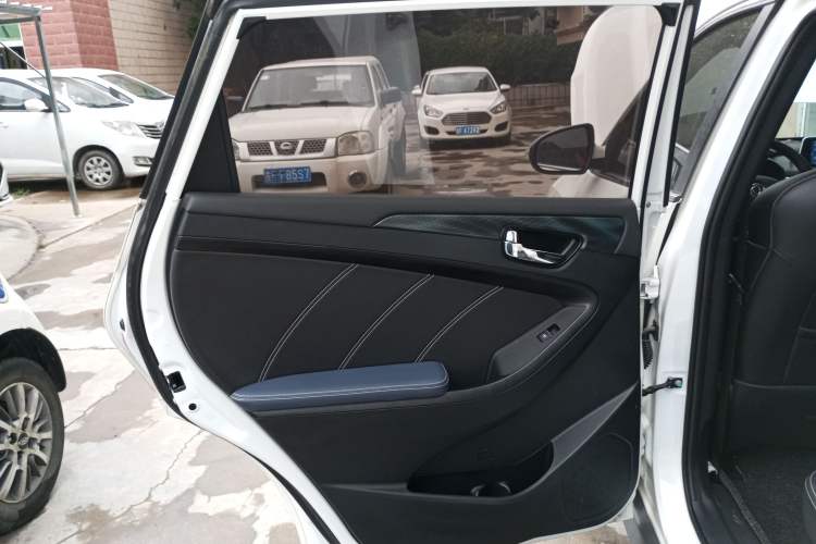 Used Dongfeng Fengon 580 New Energy 2019 1.8L PHEV Zhihao Model 7 Seats
