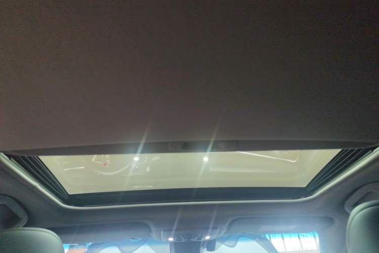 Used Toyota Camry 2021 2.0G Luxury Edition
