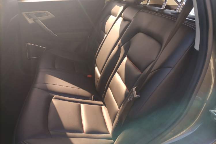 Used Geely Auto Emgrand X7 Sport 2018 1.8TD Automatic Two-Wheel Drive Smart Connect 4G Internet Edition
