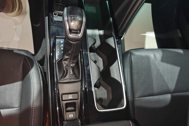 Used Toyota Camry 2024 Dual-Motor 2.0 HGVP Luxury Edition
