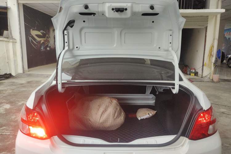 Used Peugeot 301 2016 1.6L Manual Comfort Edition
