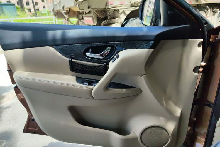 Used Nissan X-Trail 2014 2.5L CVT Luxury Edition 4WD
