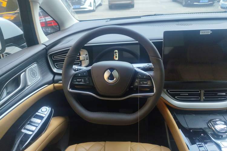 Used Denza D9 2024 DM-i 980 Four-Wheel Drive Prestige Model
