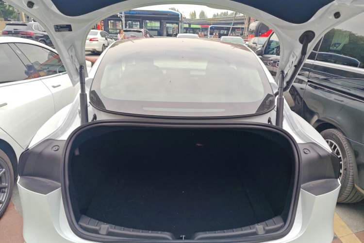 Used Tesla Model 3 2025 Rear-Wheel-Drive Version