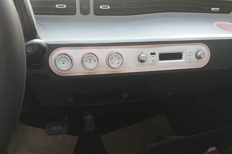 Used Wuling Hongguang MINIEV 2021 Macaron Premium Model – Lithium Iron Phosphate
