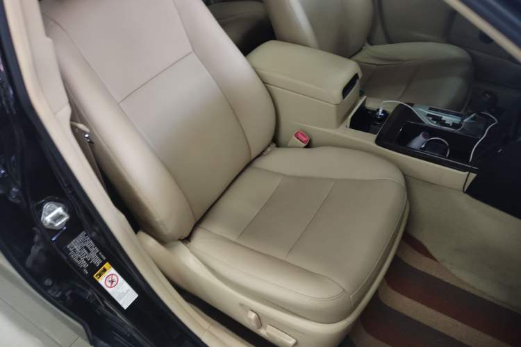 Used Toyota Camry 2015 Dual-Engine 2.5 HG Luxury Navigation Edition
