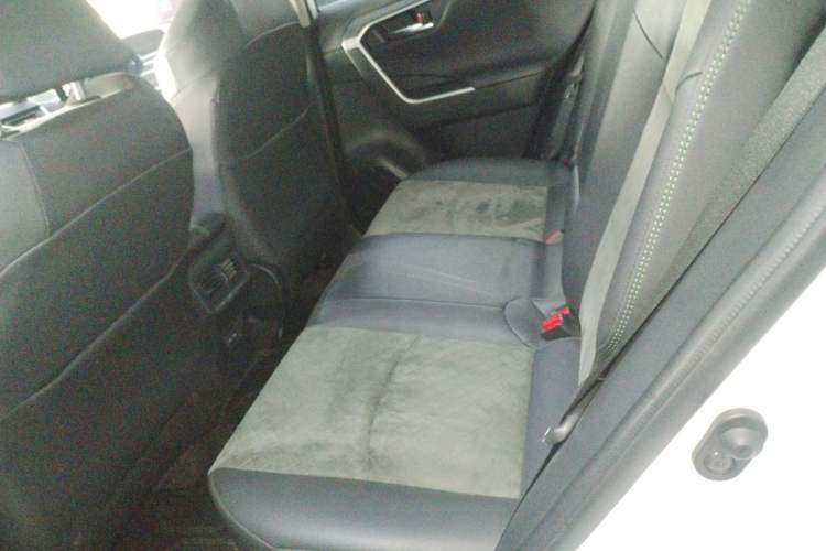 Used Toyota RAV4 2022 2.0L CVT Four-Wheel Drive Premium Edition
