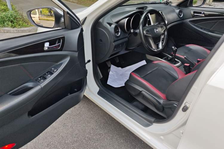 Used Changan Eado 2015 1.6L Manual Junku Model China V Standard
