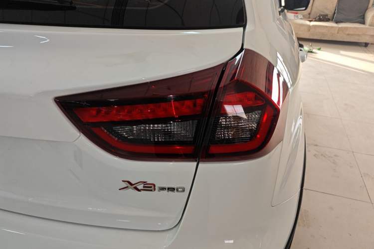 Used Geely Auto Vision X3 2021 PRO 1.5L CVT Deluxe Model
