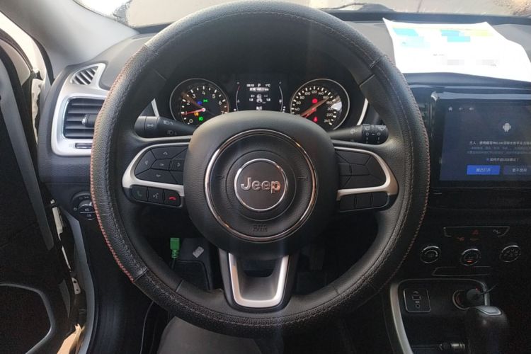 Used  Compass 2017 200T Automatic Enjoyment Version
