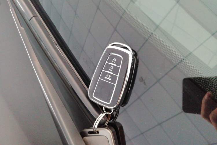 Used Toyota Avalon 2019 Dual-Engine 2.5L Luxury Edition China VI Standard
