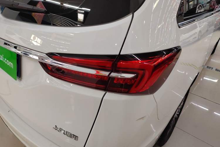 Used Buick GL8 2023 Land Executive Class Smart Enjoyment Model
