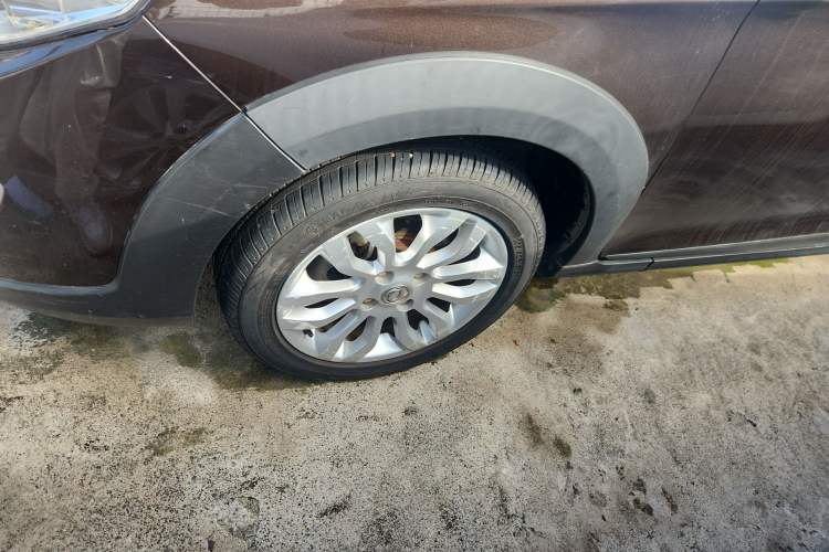 Used Dongfeng Aeolus AX3 2016 1.5L Manual ZhiKu Model
