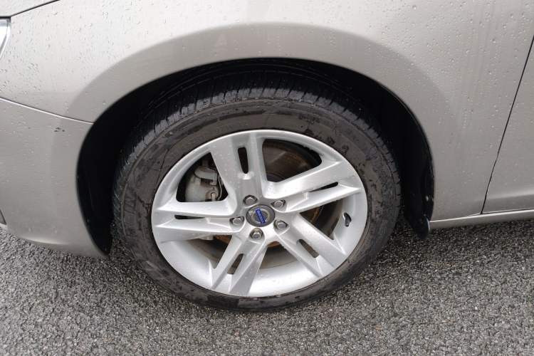 Used Volvo V60 2014 T5 Zhiya Edition
