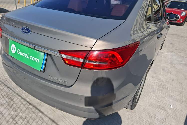 Used Ford Escort 2015 1.5L Automatic Fashion Model
