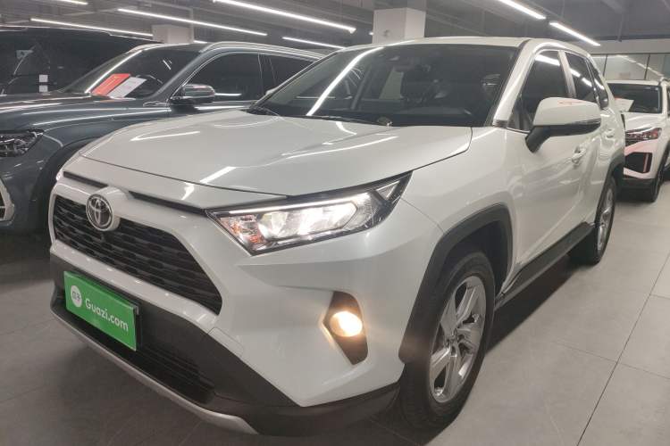 Used Toyota RAV4 2022 2.0L CVT Two-Wheel Drive Fashion Edition
