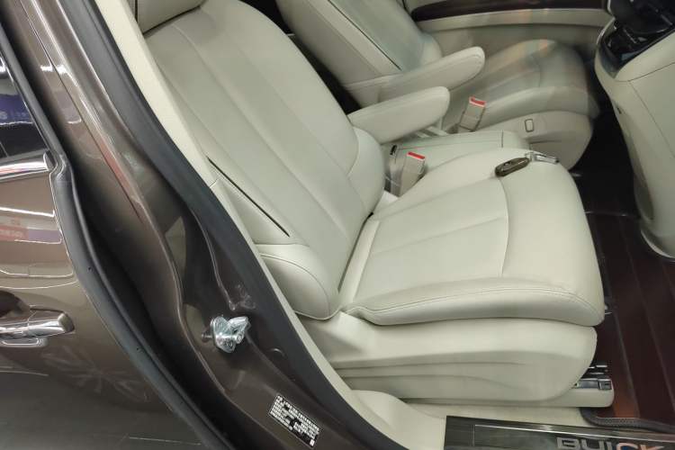 Used Buick GL8 2021 Land Cruiser Executive Class 652T Luxury Model