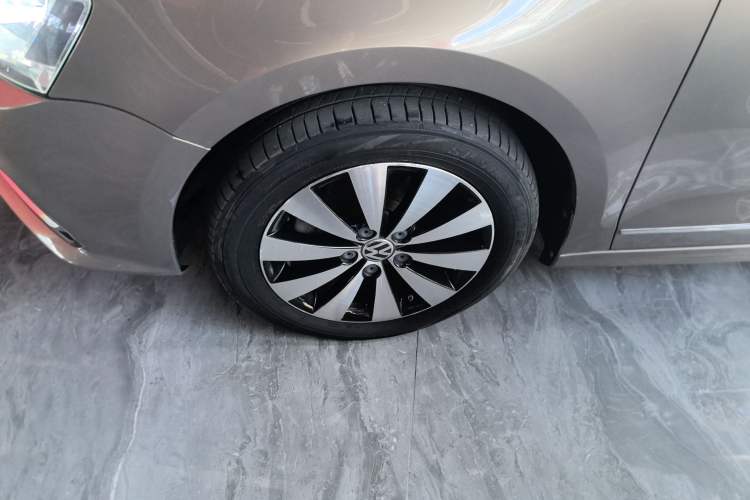 Used Volkswagen Sagitar 2015 230TSI Automatic Luxury Model
