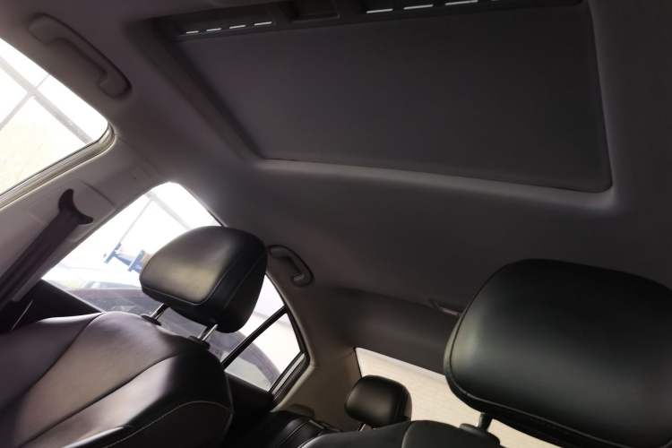 Used Roewe i5 2021 1.5L Manual Diamond Edition
