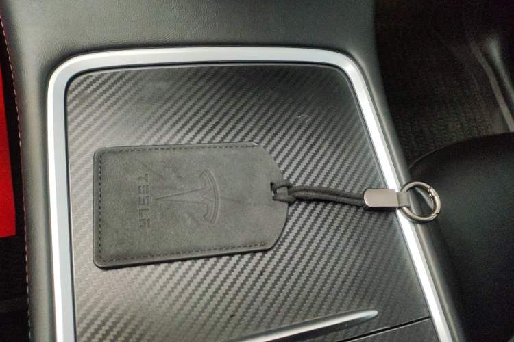 Used Tesla Model Y 2022 Long-Range All-Wheel-Drive Version
