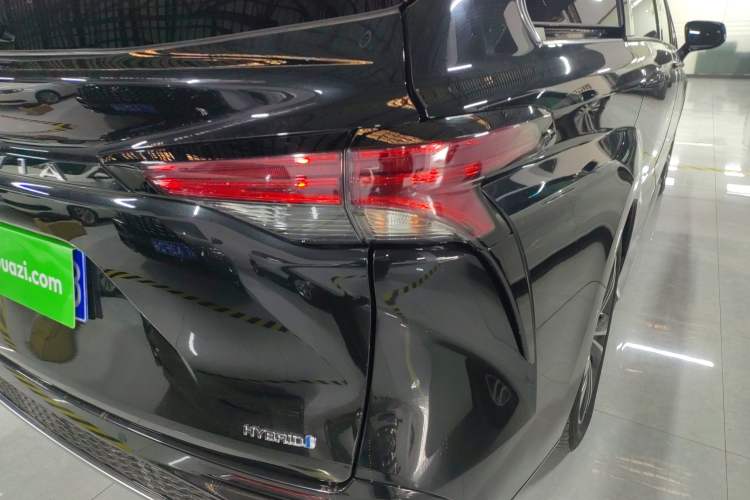 Used Toyota Granvia 2023 2.5L Hybrid Prestige PLUS Edition