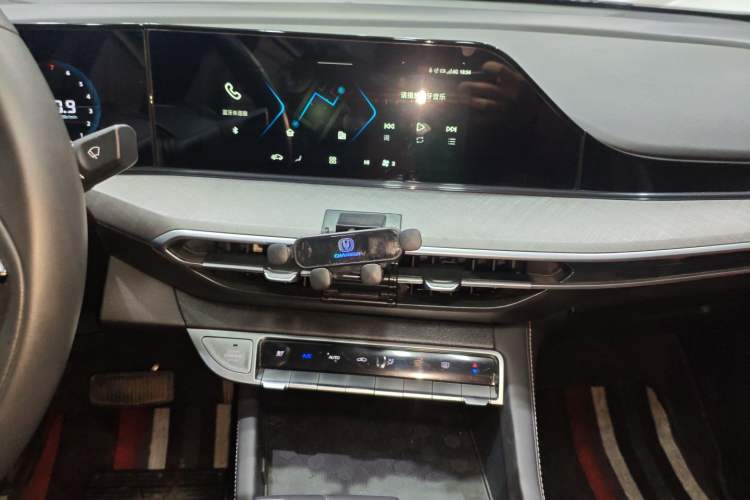 Used Changan Eado 2024 PLUS Blue Whale NE 1.4T GDI DCT High-Energy Edition
