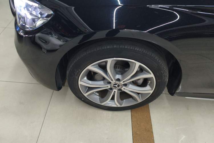 Used Mercedes-Benz E-Class 2021 Restyled E 300 L Sporty and Stylish Edition
