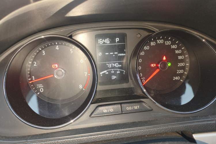 Used Volkswagen Lavida 2015 1.6L Automatic Comfort Edition
