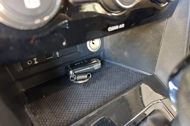 Used Volkswagen Tiguan L 2017 330TSI Automatic Two-Wheel Drive Luxury Edition
