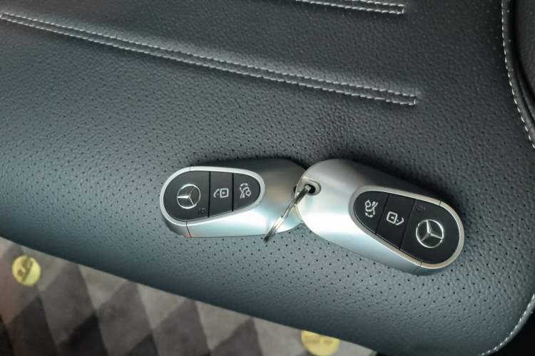 Used Mercedes-Benz C-Class 2023 Restyled C 260 L Night Edition Sports Version
