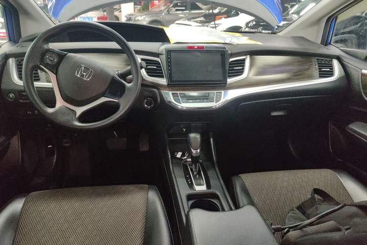 Used Honda Jade 2017 1.8L automatic Comfort version 5 seats
