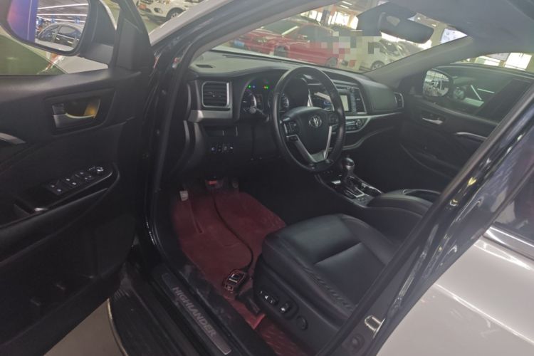 Used Toyota Highlander 2018 2.0T Four-Wheel Drive Luxury Edition 7 Seats China V Emission Standard
