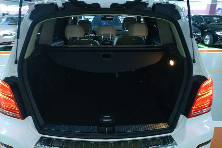 Used Mercedes-Benz GLK-Class 2013 GLK 300 4MATIC Dynamic Sunroof Model
